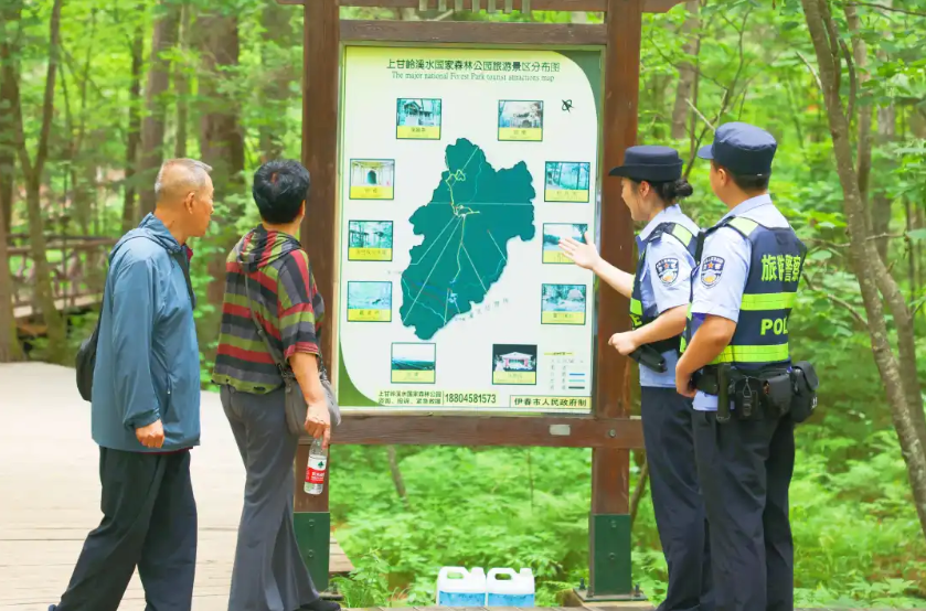 藏蓝护游 温暖相伴——伊春公安绘就林都夏日平安画卷